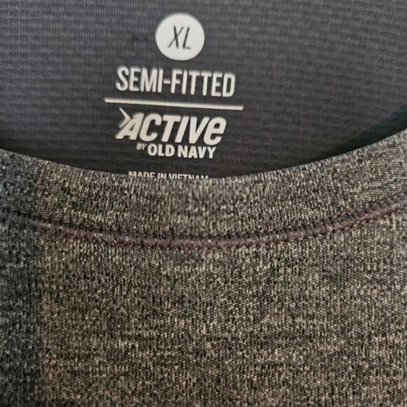 Old Navy Active Breathable Mesh Gray/Black Tee XL - Picture 2 of 7